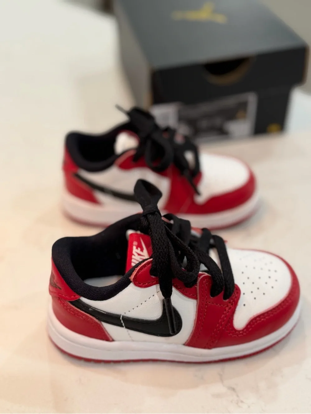 Nike Jordan 1 Low Chicago Size: 5c